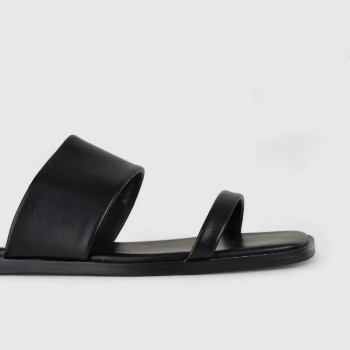 Bulbul Flat Sandal Black Car5001
