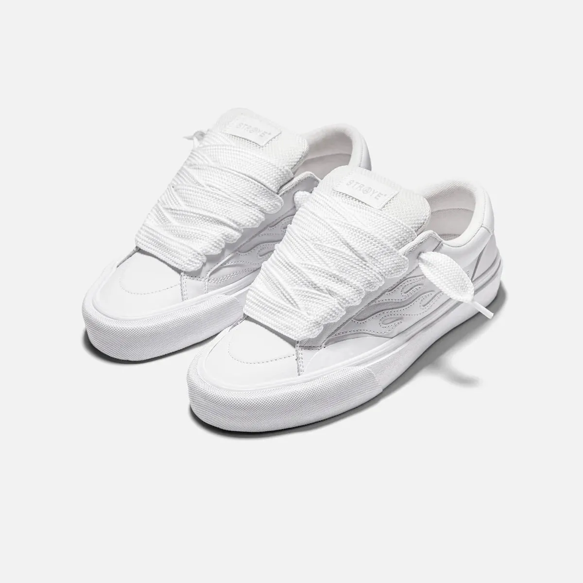 STRAYE Logan Puff White Sneakers