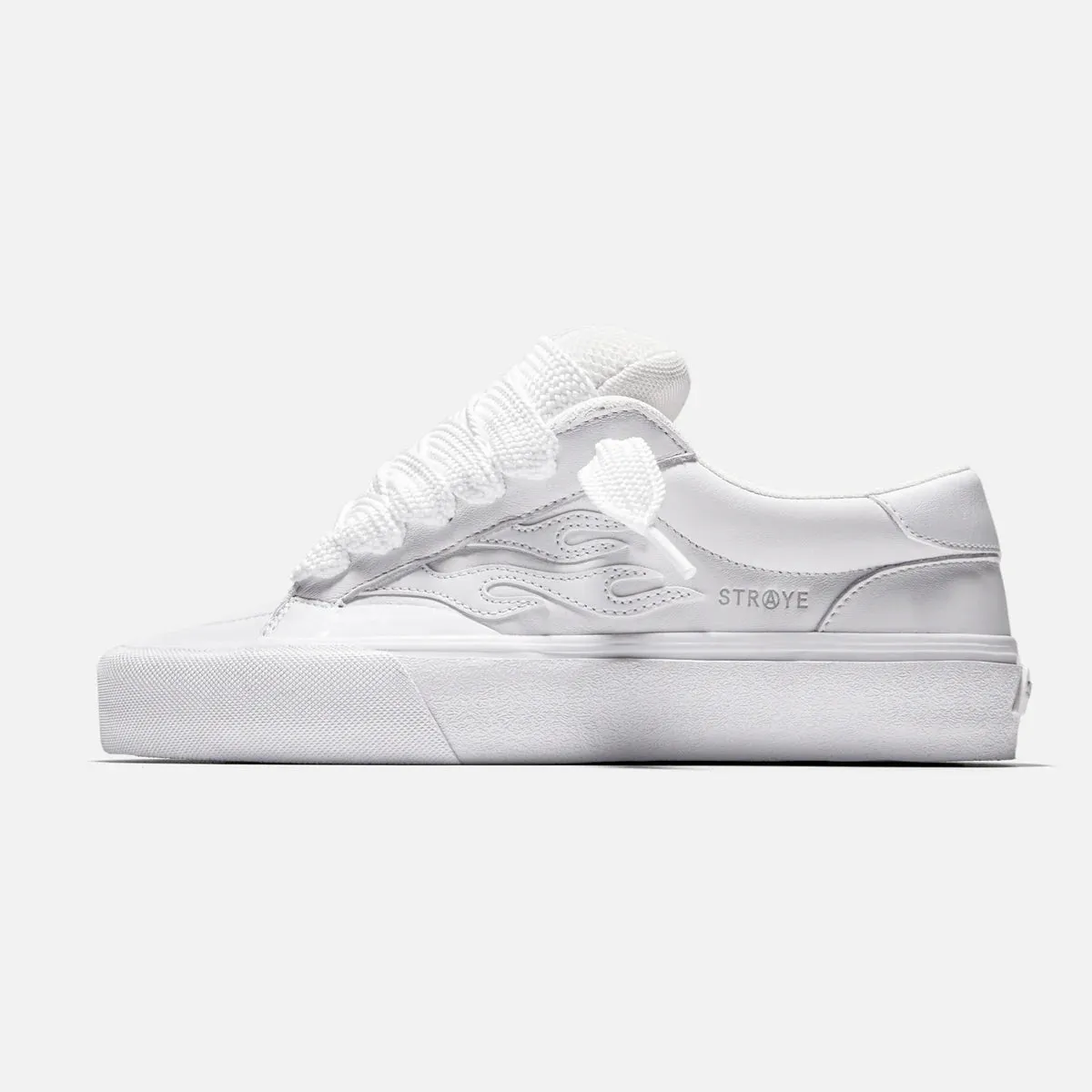 STRAYE Logan Puff White Sneakers